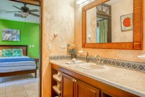 Wonderful Beachfront Condo w/ Modern Kitchen, Upscale Interior, Pool - Image 3