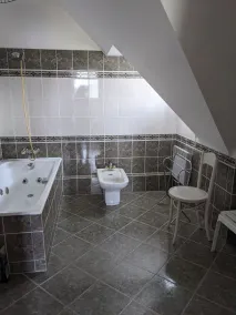 Spacious Neo-Breton house 1 km from the beach - Image 3