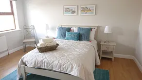 Luxurious and Spacious 5 Bedroom Self-Catering House in Doolin. 3250 Square ft\t. - Image 4