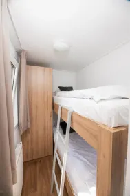 Enjoy the view over the water in this luxury cottage and you can bring 5 people! - Image 4
