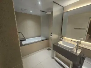 The Gleam Hotel - Image 4