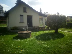 Quiet vacation home with garden - Image 4