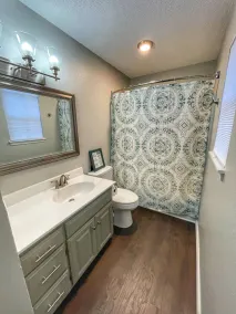 Lakeview Escape: Charming cottage with private dock on Lake Holbrook - Image 4