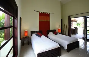 DENCARIK/LOVINA LUXURY VILLA WITH PRIVATE POOL DIRECTLY AT THE BEACH - Image 2