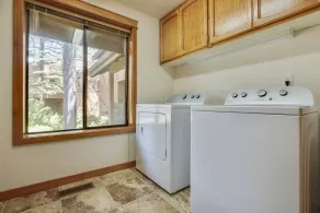 17 Redcedar-Sunriver, Oregon: Hot Tub, BBQ, WiFi, SHARC Aquatics, Tubing Hill, Mt. Bachelor, Golf Course View, Deschutes River, Tennis, Bike Paths - Image 2