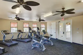 3BR Pili Mai condo w AC, pool, fitness center - Image 2
