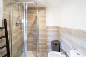 Holiday Home with Wi-Fi, Air Conditioning, Garden and Jacuzzi - Image 2