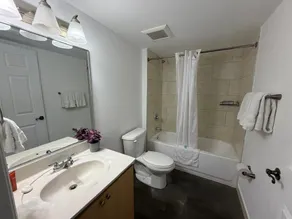 triangle suite III - Image 4