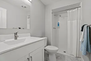 Spacious Stay In with Great Amenities! - Image 4