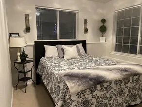 Spacious home apartment in park like setting - Image 5