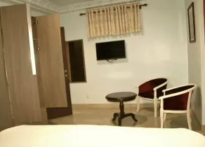 Deluxe Twin Room - Image 5