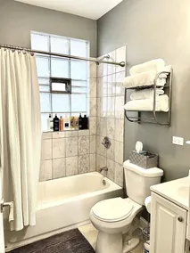 Experience Chicago living near United Center - Image 5