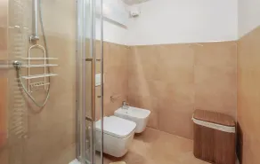 Beautiful Apartment In Pitelli -Sp- - Image 3
