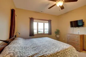 Game Room + Views: Family Retreat on Silver Lake - Image 4