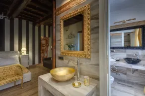 Holiday House of luxury in the heart of the historical center of Rome - Image 5
