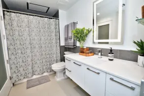 Downtown LA Loft w/ Rock & Roll Vibe, Rooftop Pool + Free Parking - Image 4