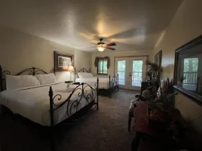 Lake view three bedroom, three bath cottage with private hot tub overlooking Lake Ouachita. by RedAwning - Image 5