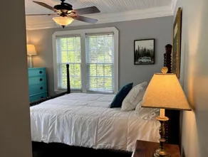 The Grayson~Park Circle Home with HUGE Yard~15 min to Downtown Charleston - Image 4
