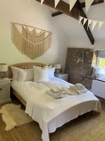 Spectacular luxury barn conversion overlooking a hidden valley near Bath - Image 3