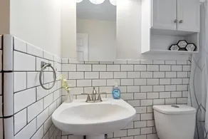 3 Bedroom Urban Retreat close to Downtown - Image 2