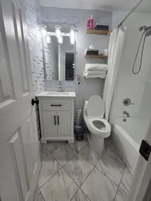 Private 1 bedroom apt in a quiet neighborhood, close to all! - Image 2