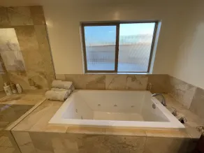 OCEAN VIEWS - Image 5