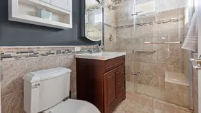My Prima Karina BEAUTIFUL 4bd 2ba in quiet Chicago Suburb - Image 4