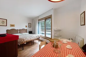 Appartamento 'Pino' con vista sulle montagne, terrazza privata e giardino in comune - Image 4