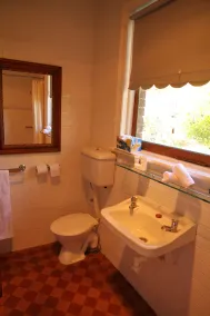 Garden and Loft Apartment - Mansion Buxton - Image 3