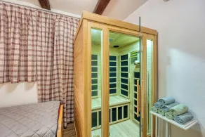 Merry's House w/ Pool & Sauna - Happy Rentals - Image 2