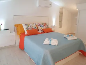 Extra luxury beachfront apartment with 2 bedrooms. heated swimming pool - Image 4