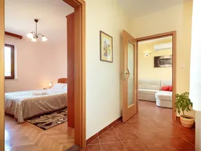 Bel appartement pour 3 personnes avec WIFI, climatisation, TV et terrasse - Image 3