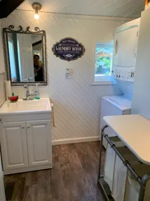 Gorgeous renovated cottage on Croton Pond - Image 4