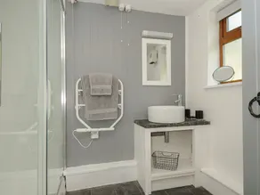 MILL HOUSE, pet friendly, character holiday cottage in Pelynt - Image 4