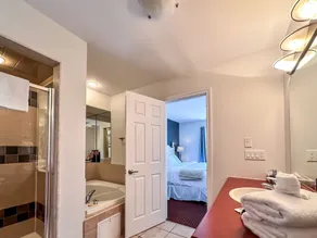 2 bedroom townhome  Collingwood - Image 3