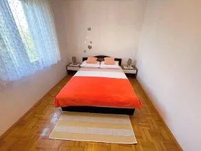 Holiday apartment with air conditioning and sea views - Image 4