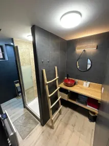 Apartment 4 center SEMUR EN AUXOIS \"At Delphine and Guillaume\" France - Image 2