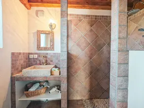 Cozy Family Retreat with Golf & Spa Access, Pets Welcome - Image 2