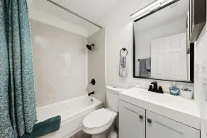 ELEGANT SPACIOUS 3 BED/2BATHS HOUSE IN SUBURB SAC - Image 4