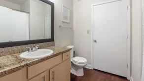 Landing | Amazing 2BD, Pool, Gym - Image 4