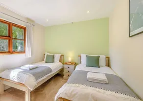 2 bedroom accommodation in Kilcot, Newent - Image 3