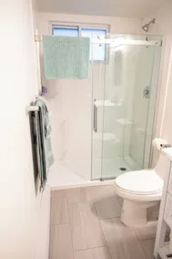 Five Bedroom Family Home in Larchmont - Guest Suite and Large Yard - Image 3