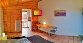 Gîte \"Jali\" on property facing Lac du Salagou - Image 4
