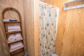 Southern Comfort Cabin- minutes from the river and the lake! - Image 5