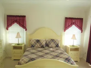 6 bedroom accommodation in Beach Haven Gardens - Image 2