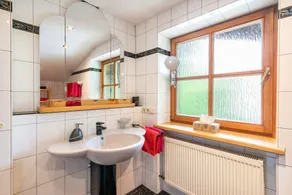 Cozy holiday apartment \"Edelweiß\" with 2 balconies, Wi-Fi, mountain view and parking - Image 5