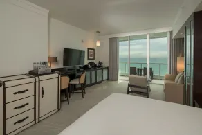 Fontainebleau Sorrento Oceanfront Junior Suite - Image 5