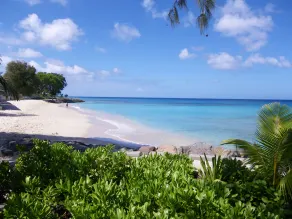 Wunderschöne, üppige Gärten. Einfach 2 Minuten zu Fuß zum Strand, Pool, Bars, Restaurants, Geschäften - Image 5