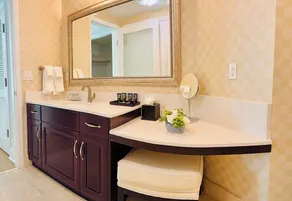 Fontainebleau Tresor Luxury Suite - Image 5