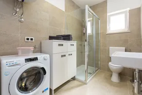Holiday home in quiet location, sea view, 2 separate units, up to 10 persons - Image 3